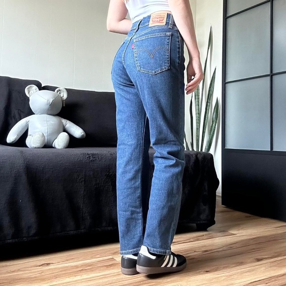 Levis Navy Denim Wedgie Straight Fit Jeans - Picture 3 of 8